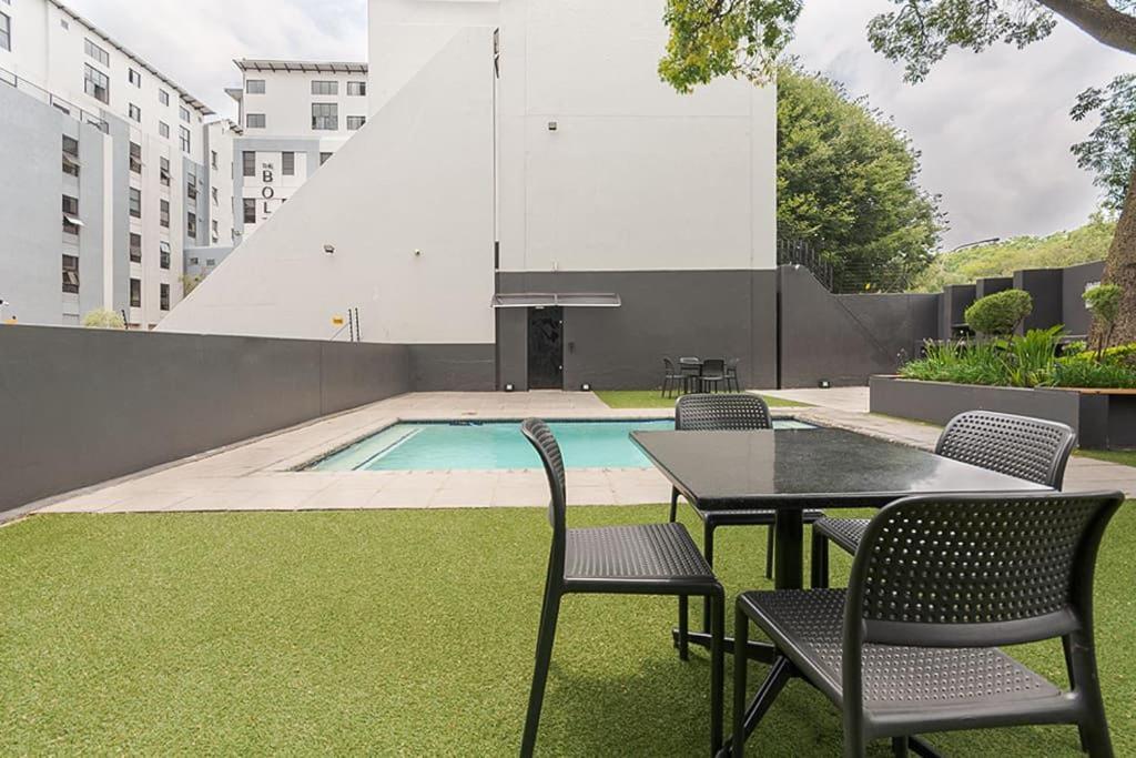 Urban Oasis Apartments At The Bolton Johannesburg Ngoại thất bức ảnh